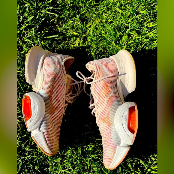 Nike - Picture 4 of 13